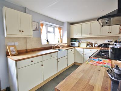 28501448_1.jpg